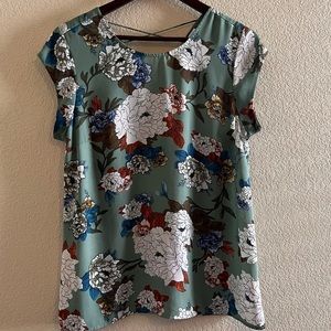 DR2 Green Floral Sleeveless Blouse Size Medium